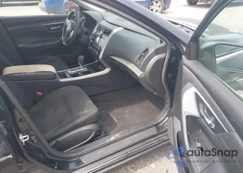 2015 Nissan Altima 2.5 S z USA, uszkodzony, nr VIN 1N4AL3AP7FN402737